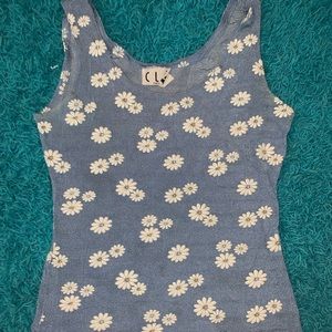 Cute daisy patterned tank top